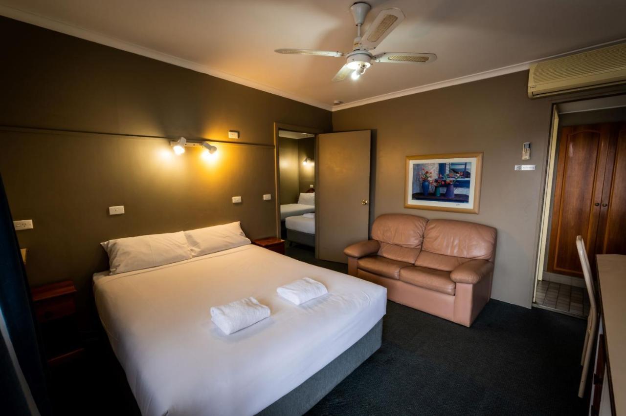 Ardeanal Motel West Wyalong Kültér fotó