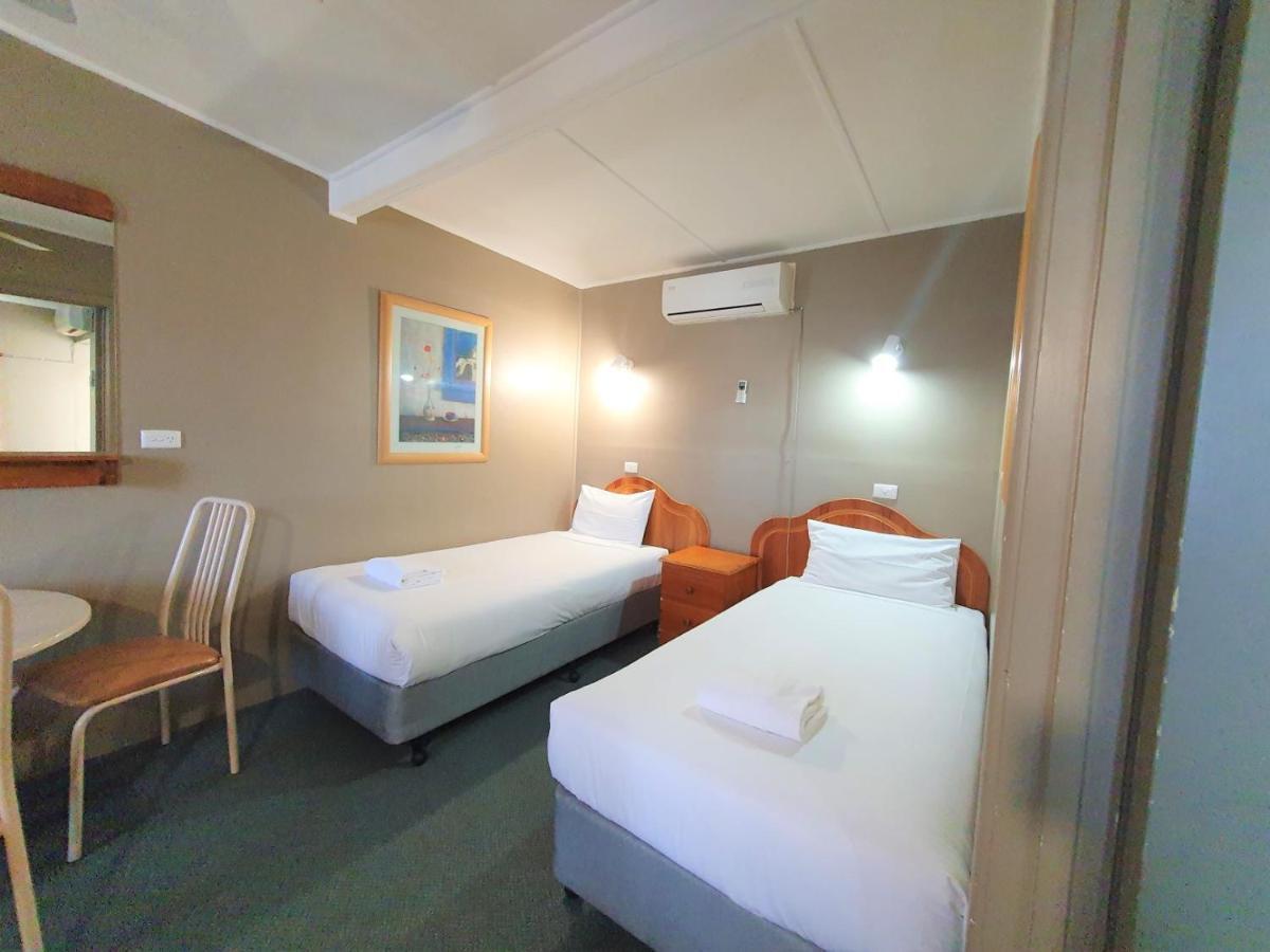 Ardeanal Motel West Wyalong Kültér fotó