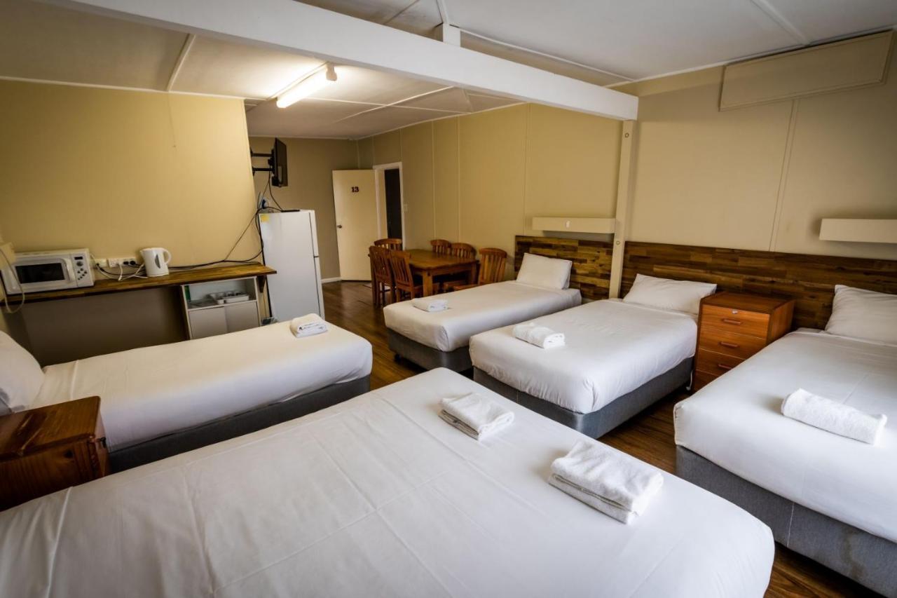 Ardeanal Motel West Wyalong Kültér fotó