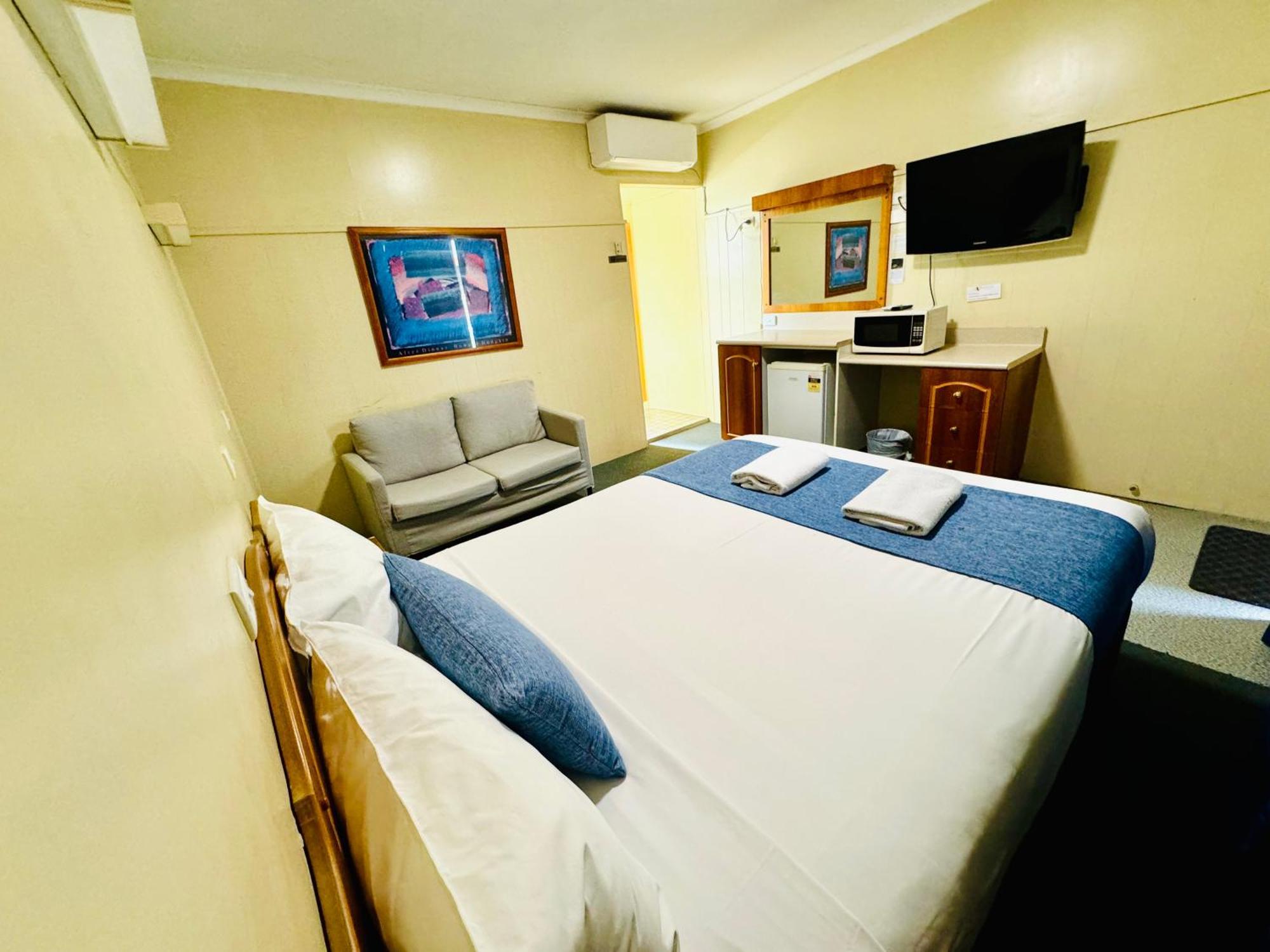 Ardeanal Motel West Wyalong Kültér fotó