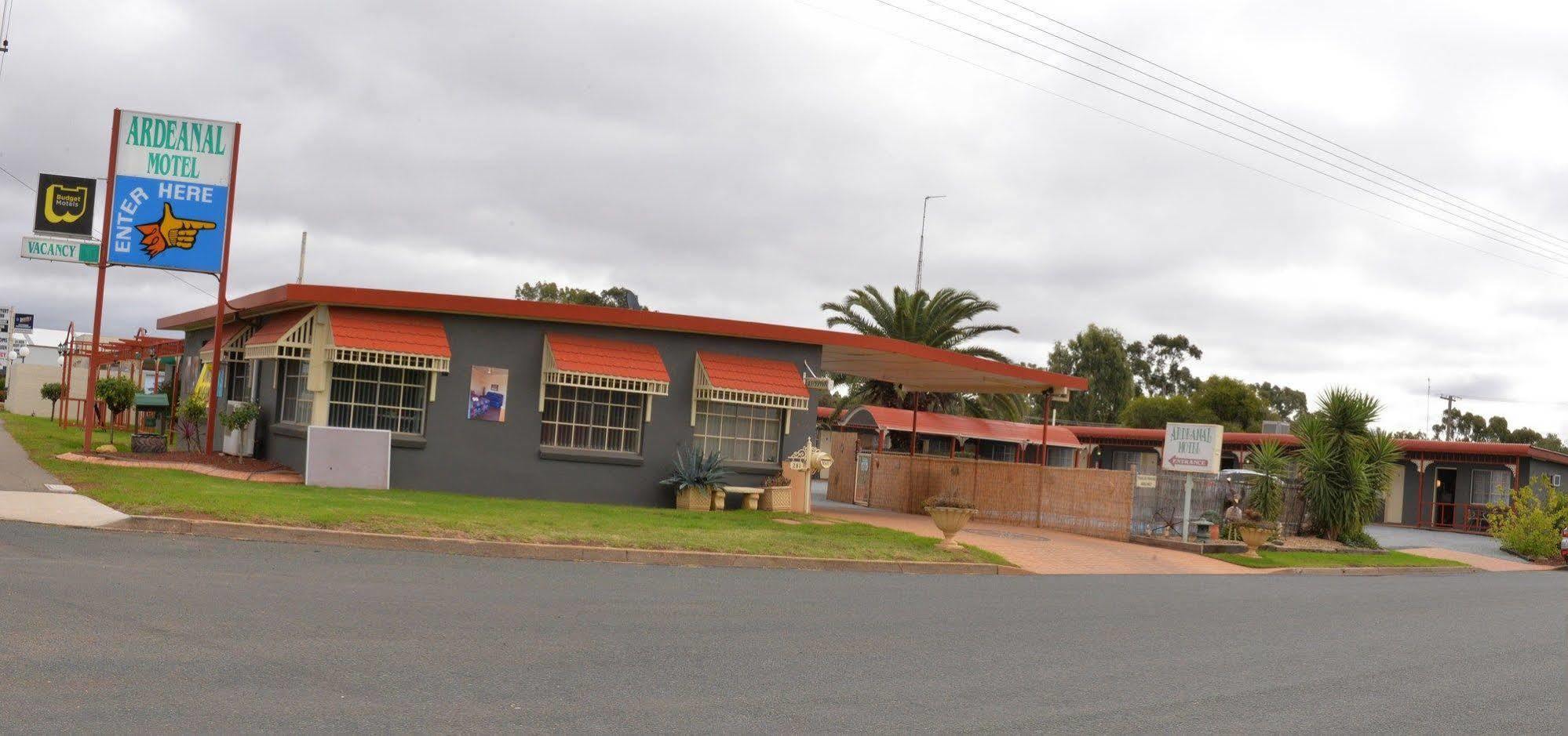 Ardeanal Motel West Wyalong Kültér fotó